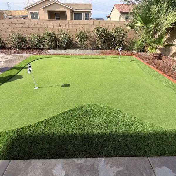 Artificial turf putting green golf grass, equipped with two practice flagsticks, for home and commercial golf putting practice